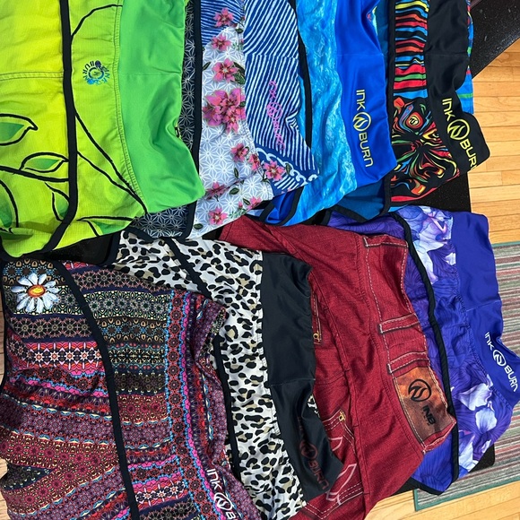 InkNBurn lot of women’s shorts size 6 - Picture 3 of 5